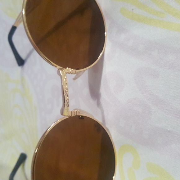 Sunglasses - Picture 7 of 11